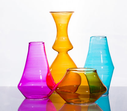 Modern Vases , Home decoration glassblown vases set of 4 with different sizes avaliable custom colors and sizes