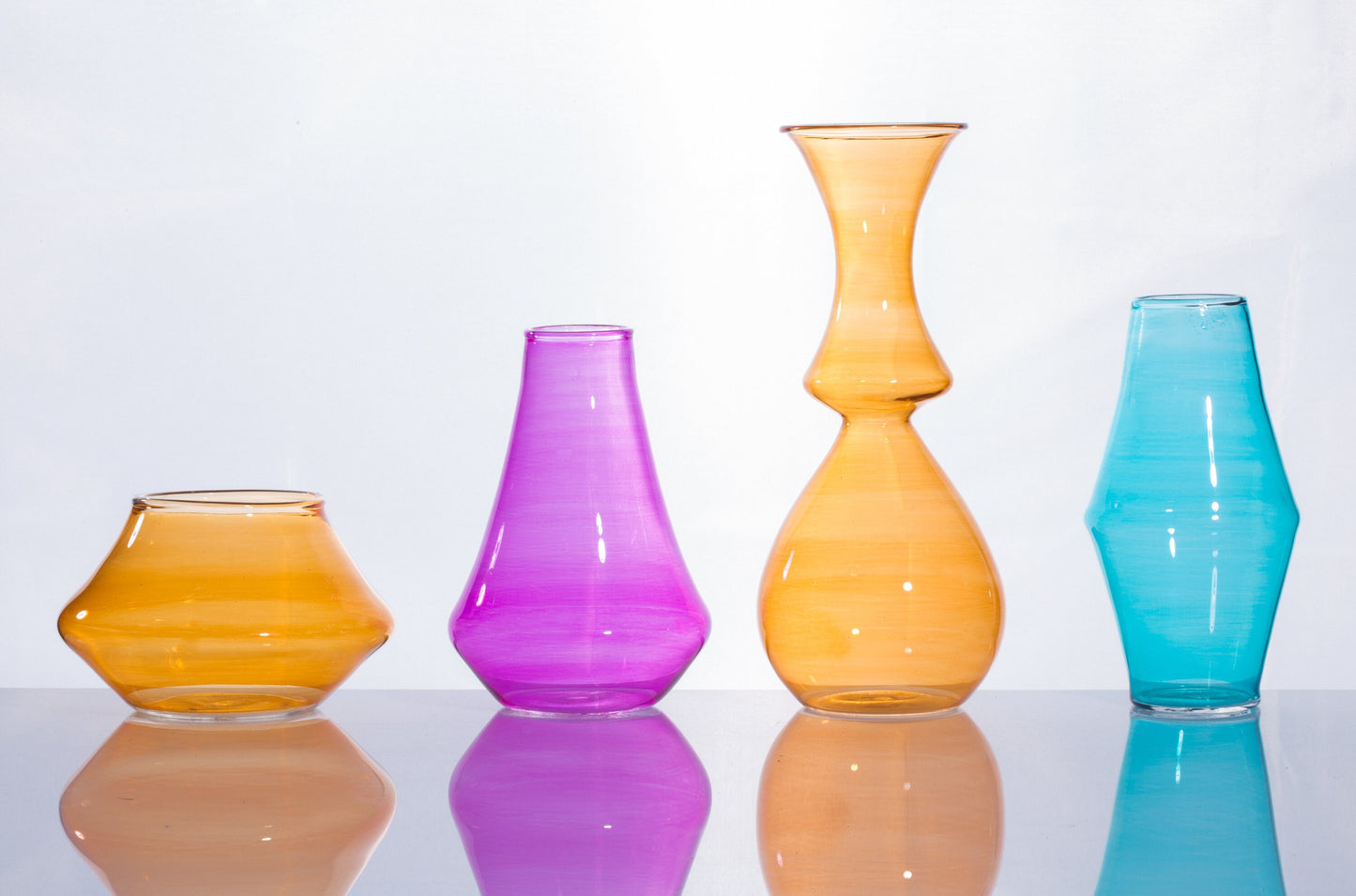 Modern Vases , Home decoration glassblown vases set of 4 with different sizes avaliable custom colors and sizes